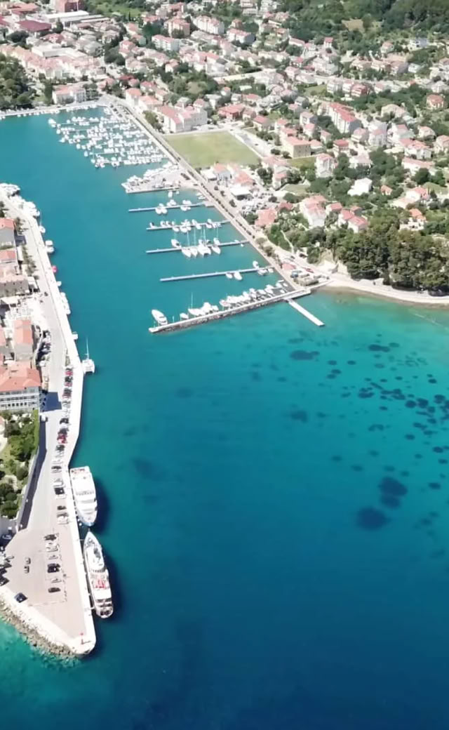 Luftaufnahme der Altstadt von Rab