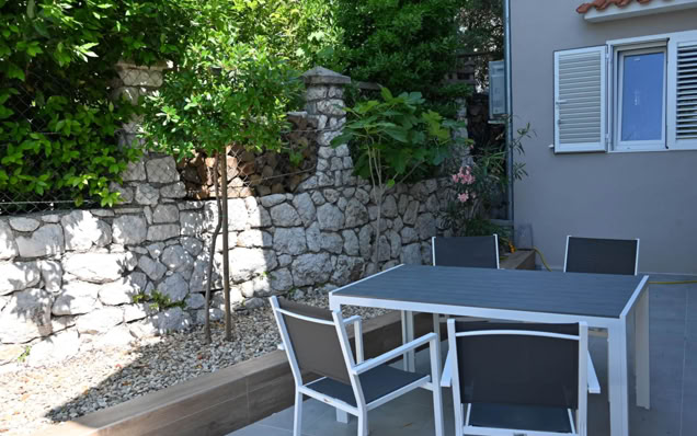 Villa Gehl apartment 3 in Lopar – rooms and furnishings
