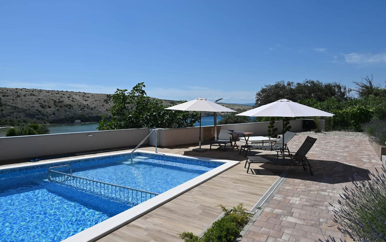 Villa Gehl apartment 1 in Lopar – rooms and furnishings