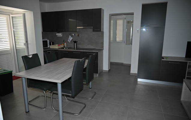 Villa Gehl apartment 2 in Lopar – rooms and furnishings
