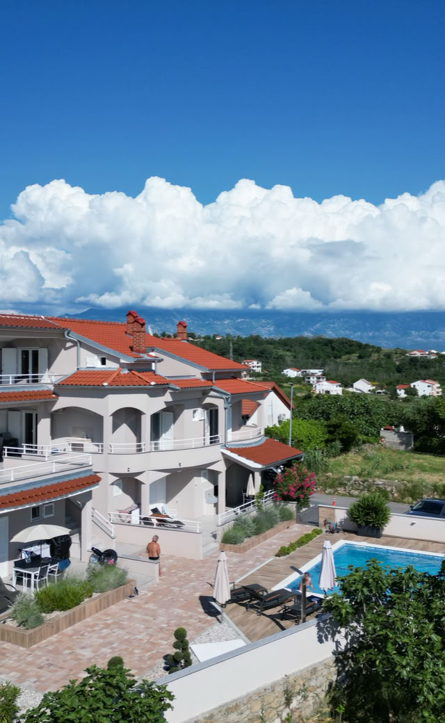 Villa Gehl mit Pool und Terrassen