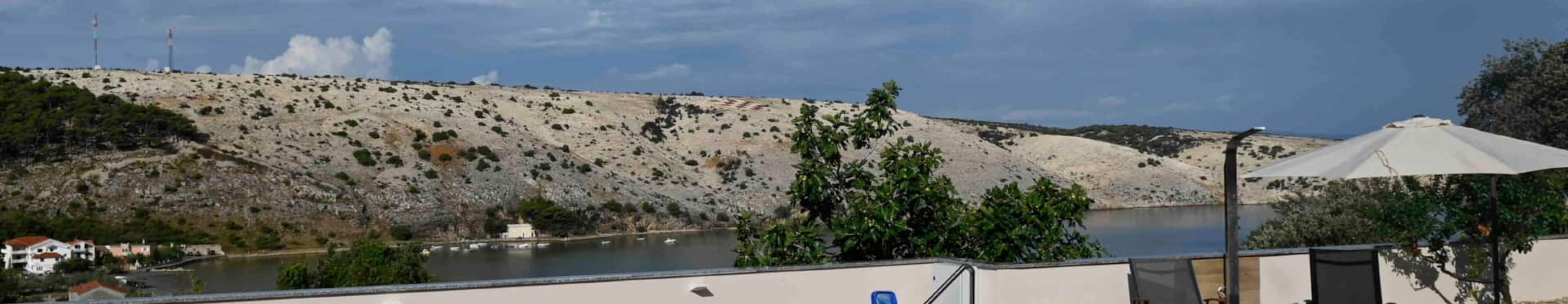 Villa Gehl in Lopar with its pool, terraces and surroundings