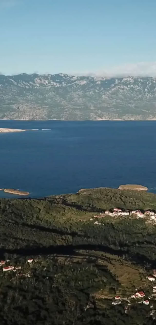 Villa Gehl din Lopar cu piscină, terase și împrejurimi