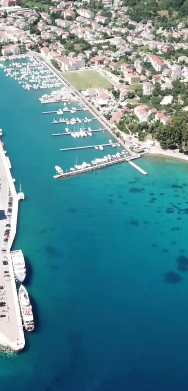 Villa Gehl din Lopar cu piscină, terase și împrejurimi