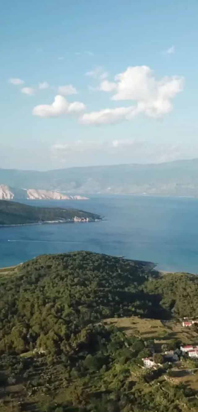Villa Gehl din Lopar cu piscină, terase și împrejurimi